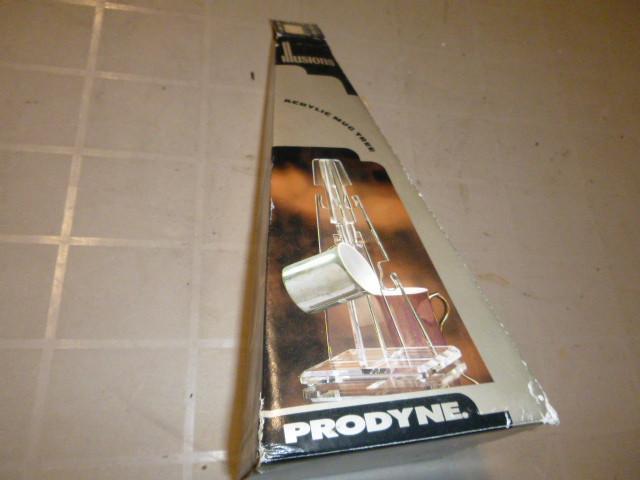 lot 318 image: Prodyne Illusions Acrylic Mug Tree...