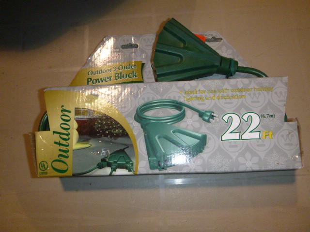 lot 32 image: Westinghouse Holiday Outdoor 3 Outl...