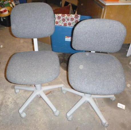 lot 330 image: 2 Office Chairs...