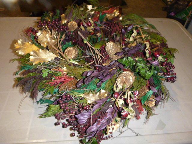 lot 336 image: Christmas Wreath...