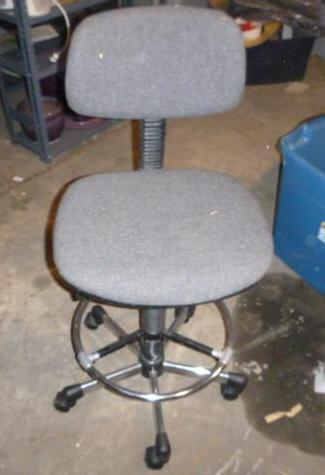 lot 338 image: Office Chair...
