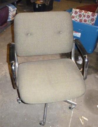 lot 346 image: Office Chair...