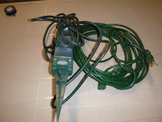 lot 35 image: Spike Power Center 6 Outlets and 25...