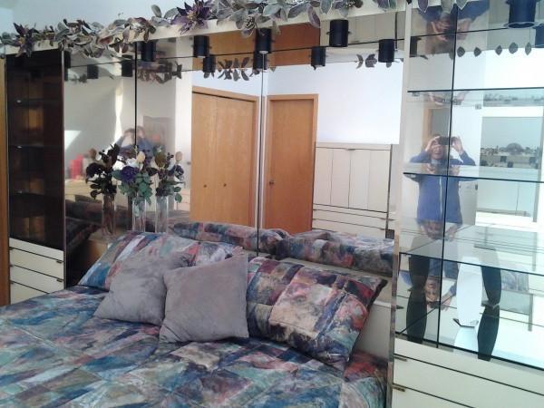 lot 5 image: King Size Bedroom Set Mirrored head...