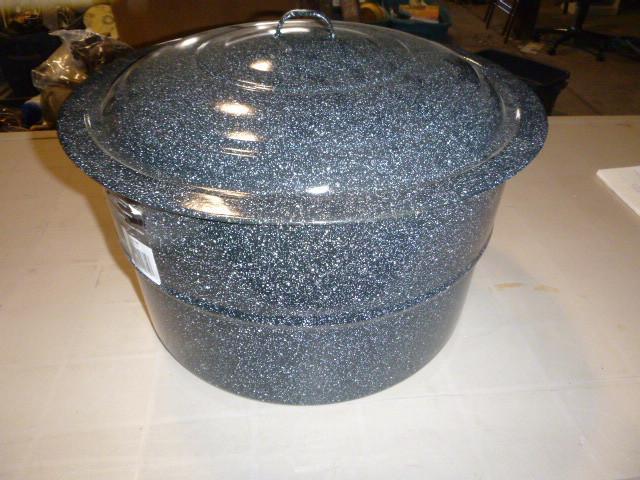 lot 57 image: Large Canner Pot with Lid...