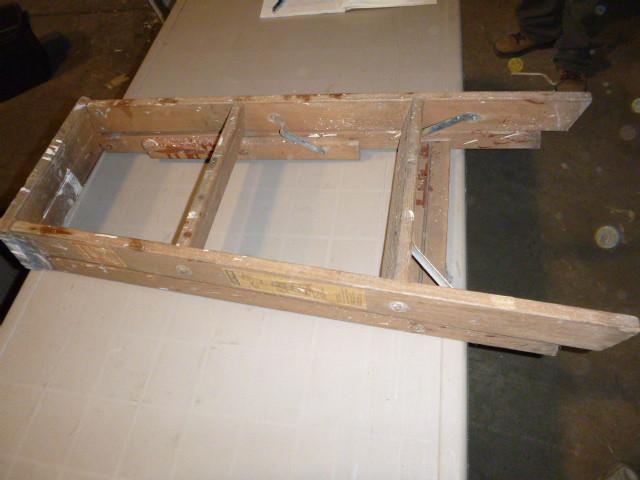 lot 62 image: Stapleton 32" Wooden Step Ladd...