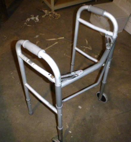 lot 91 image: Guardian Adjustable Walker with Fro...