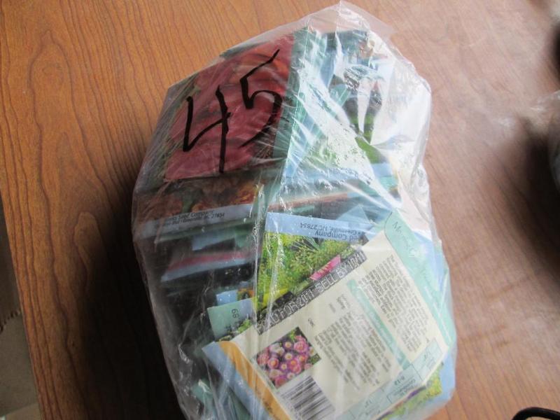 Lot of 100 garden seeds, assorted f...