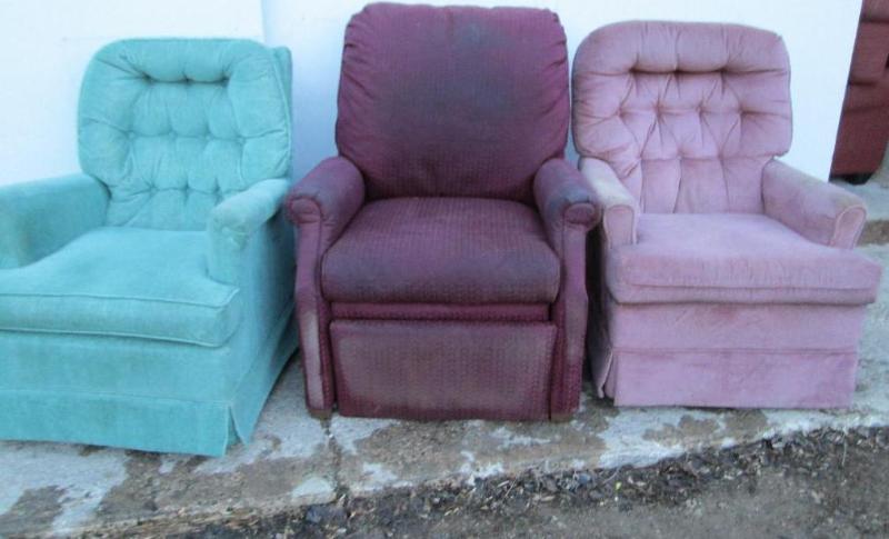 Lot of 3 rocking chairs and recline...