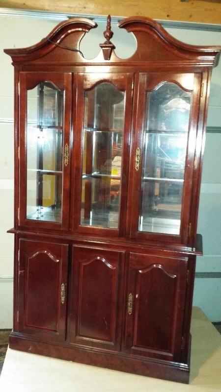 lot 19 image: Two piece buffet  display case. Th...