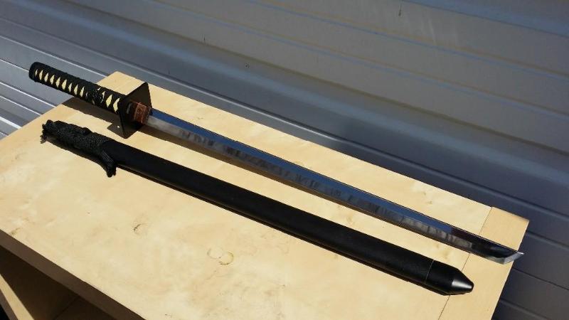 lot 2 image: Samurai Sword 34&quot long. Coolst...