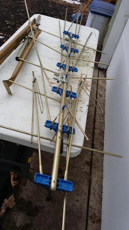 lot 24 image: This is a tv antana, condition unkn...