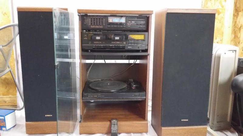 lot 26 image: Fisher amfm Stereo receiver #rs-88...