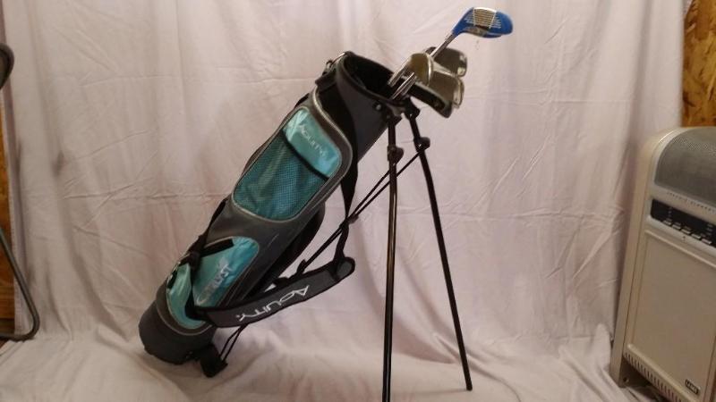 lot 30 image: Ladies golf clubs, made by Catalyst...