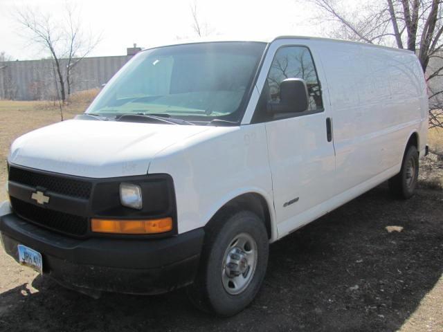 lot 13 image: Year 2003 Make Chevrolet Model 3...