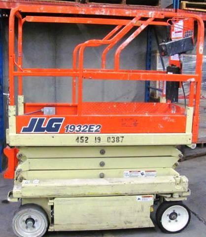 lot 21 image: A  JLG, scissor lift, model 19...