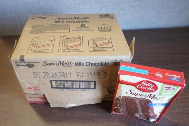 lot 55 image: Lot of (12) Betty Crocker Super Moi...
