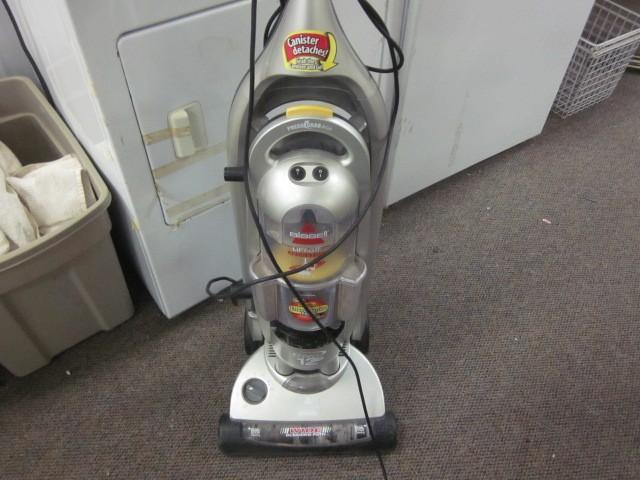 Bissell Lift Off Revolution Plus va...