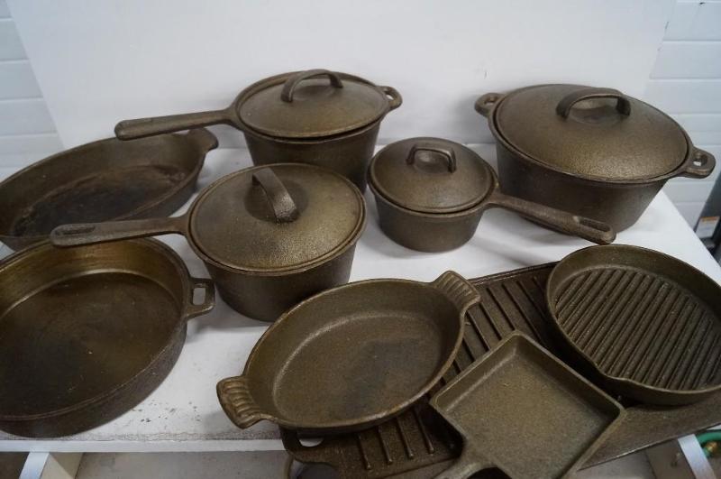 Set of cast iron cookware&nbsp...
