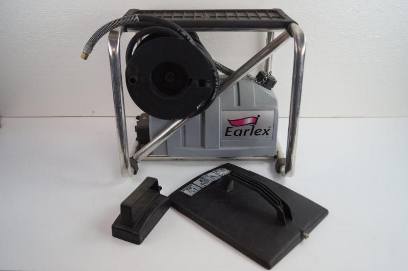 lot 25 image: Earl Wall Paper Steamer- IN LIKE NEW CONDITION