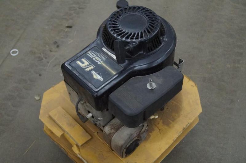lot 35 image: 10.5 H.P. Briggs & Stratton