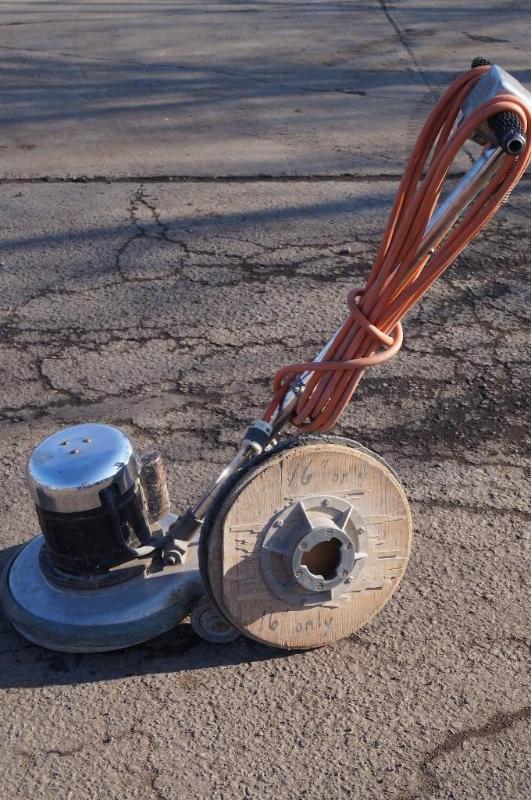 lot 9 image: Floor ScrubberBuffer