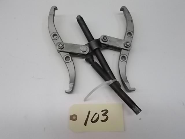 lot 103 image: Craftsman WFS 946903 Puller...