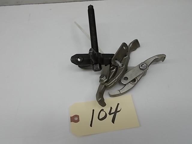 lot 104 image: Craftsman WFT 946906 Puller...
