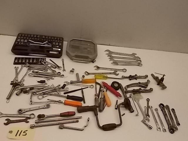 lot 115 image: Asstd Tools...