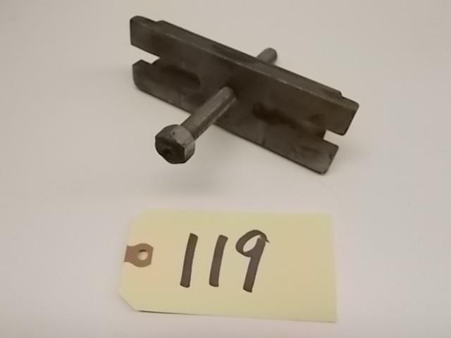 lot 119 image: Puller...