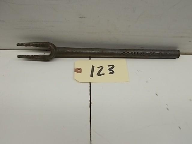 lot 123 image: Pickle Fork...