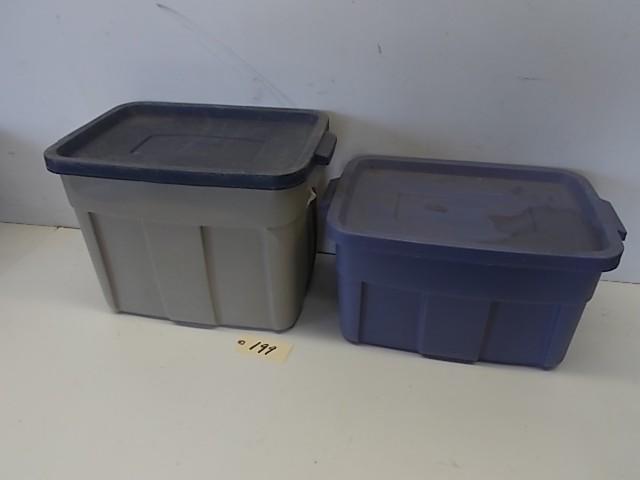 lot 199 image: (2) Rubbermaid Roughneck Totes with...