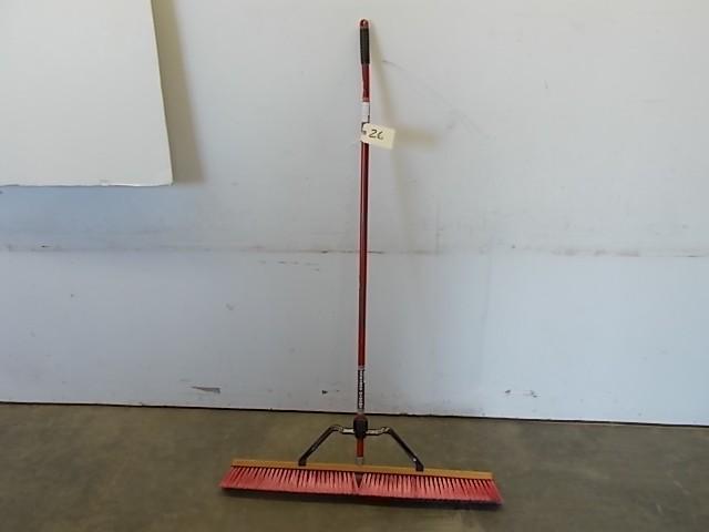 lot 26 image: Libman 36" Smooth Surface Broo...