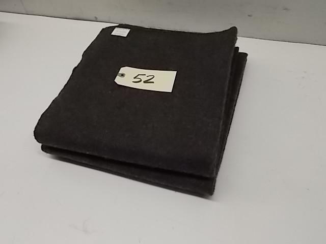 lot 52 image: (2) Emergency Blankets, 50" x ...