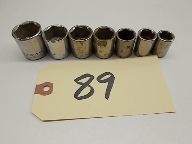 lot 89 image: Craftsman 38" Sockets, 716-1...
