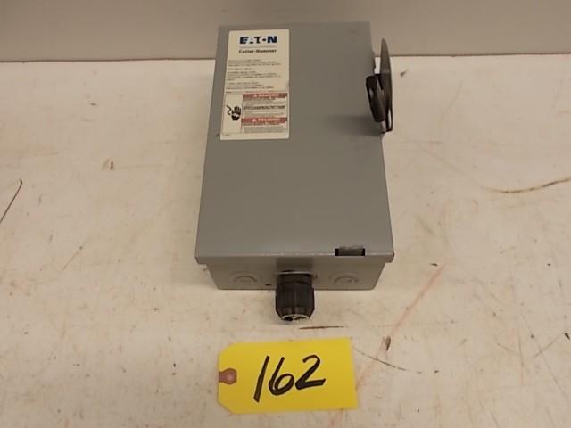 lot 162 image: Cutler Hammer 30 Amp Safety Switch...