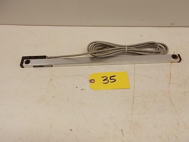 lot 35 image: Sargon Model XT-350 DRO Scale, Appr...