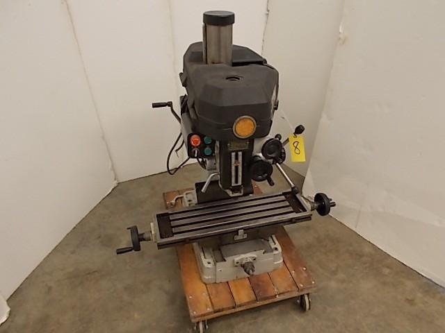 lot 8 image: Rong Fu Model RF-30DVM MillDrill, ...