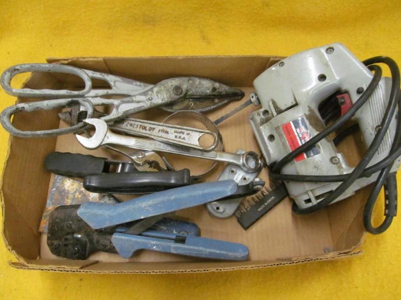 lot 100 image: Skil Jig Saw, Snipper, wire strippe...