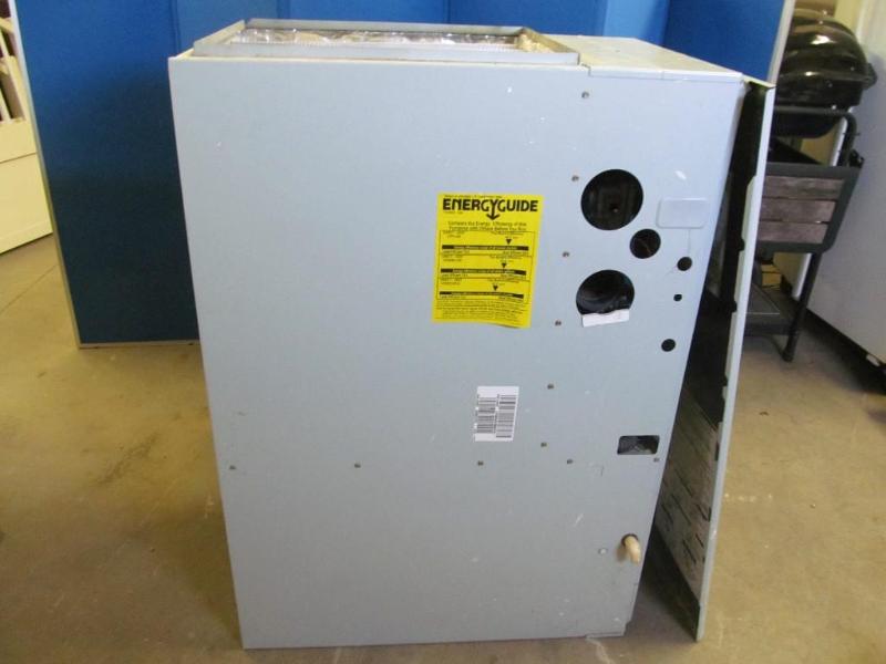lot 123 image: 2001 92% Efficiency Payne Furnace, ...