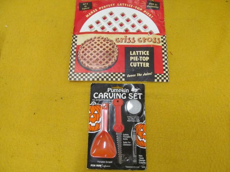 lot 134 image: 1 Criss Cross Pie Top Cutter and 1 ...