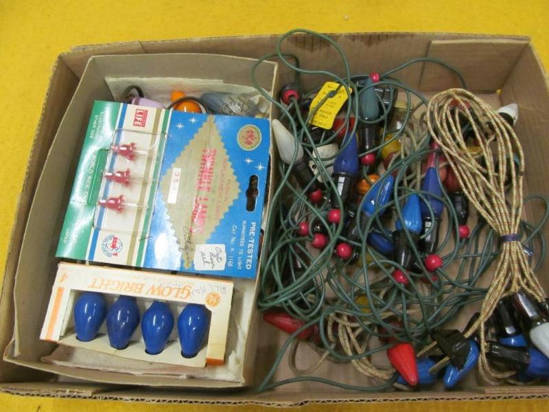 lot 157 image: Box of Old Christmas Bulbs...