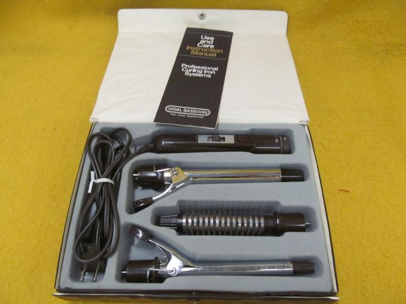 lot 161 image: Box of Vidal Sassoon Curling Irons...