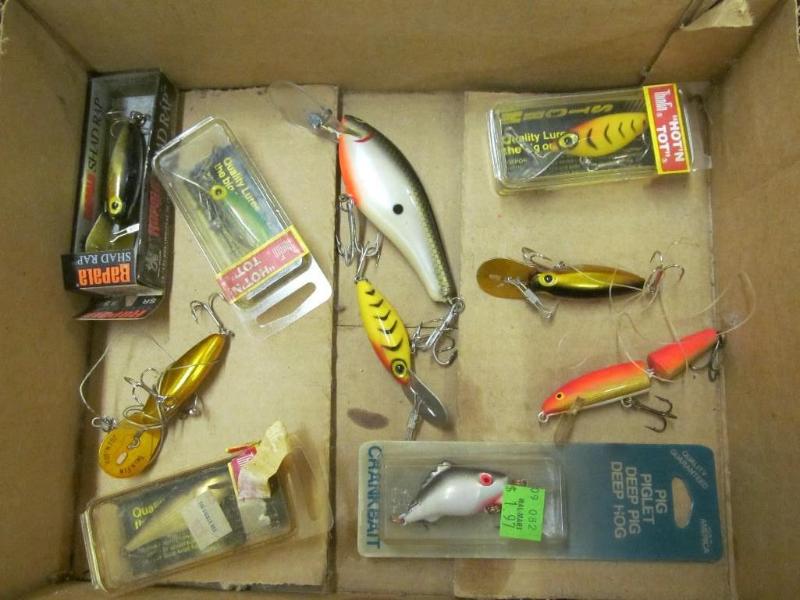 lot 163 image: 10 Fishing Lures in Box...