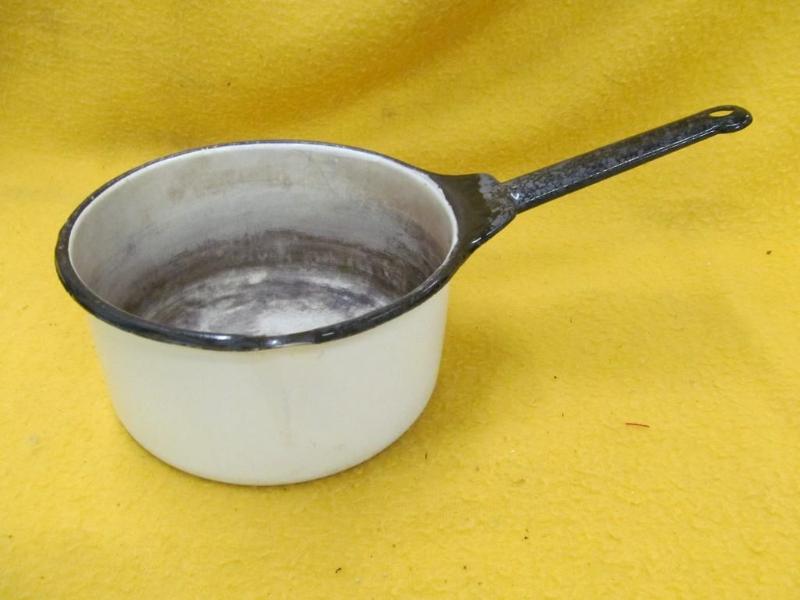 lot 165 image: Enamel Ware Pan with Handle...