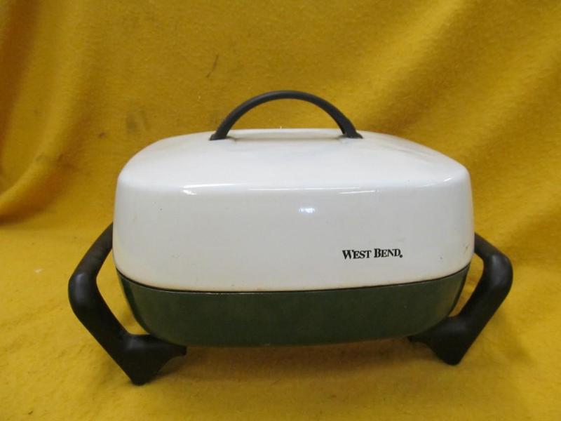 lot 193 image: West Bend Electric Fry Pan with Cor...