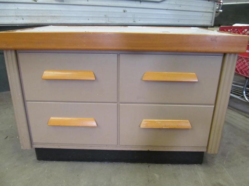 lot 20 image: 4 Drawer Cabinet From a Retail Clot...