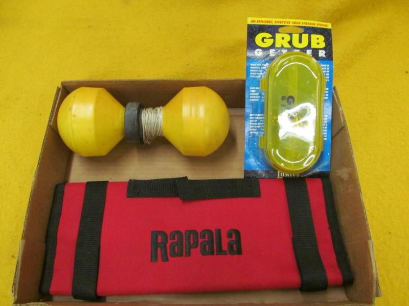 lot 200 image: Rapala BoatFishing Tool Roll Up Ba...