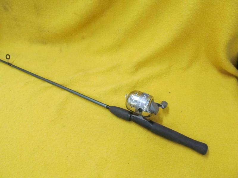 lot 204 image: Shakespear 6 Rod and Synergy Real...