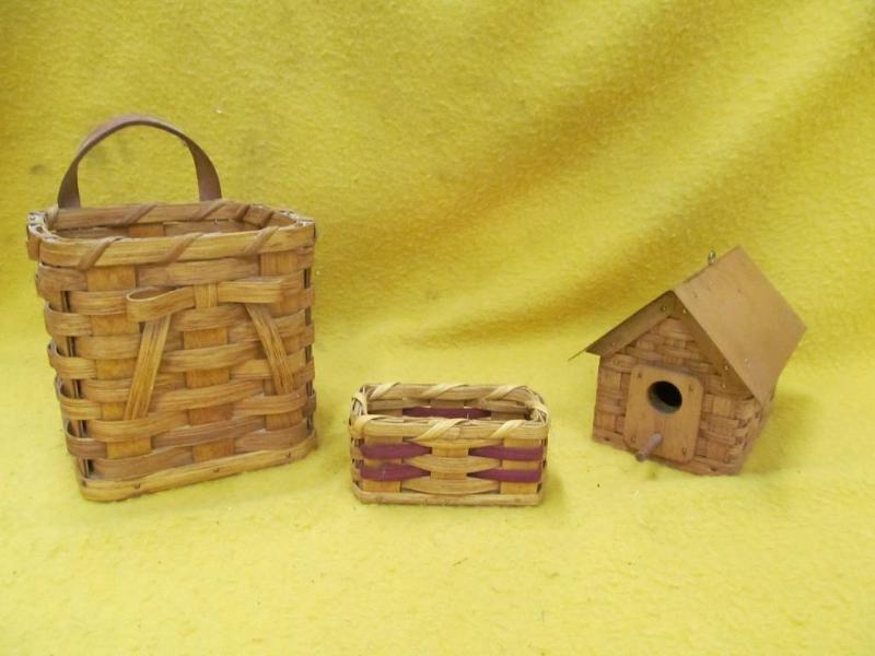 lot 216 image: Hand Made Amish Woven Baskets and B...